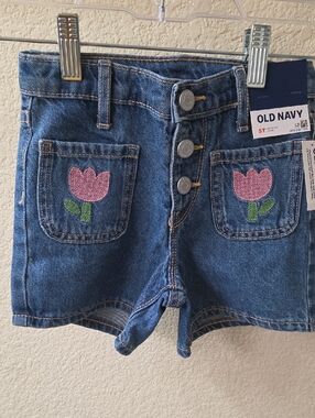 Old Navy Shorts / Size 5T